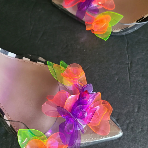 Betsey Johnson Landyn flower casual heels pump sz .7 - Picture 10 of 11